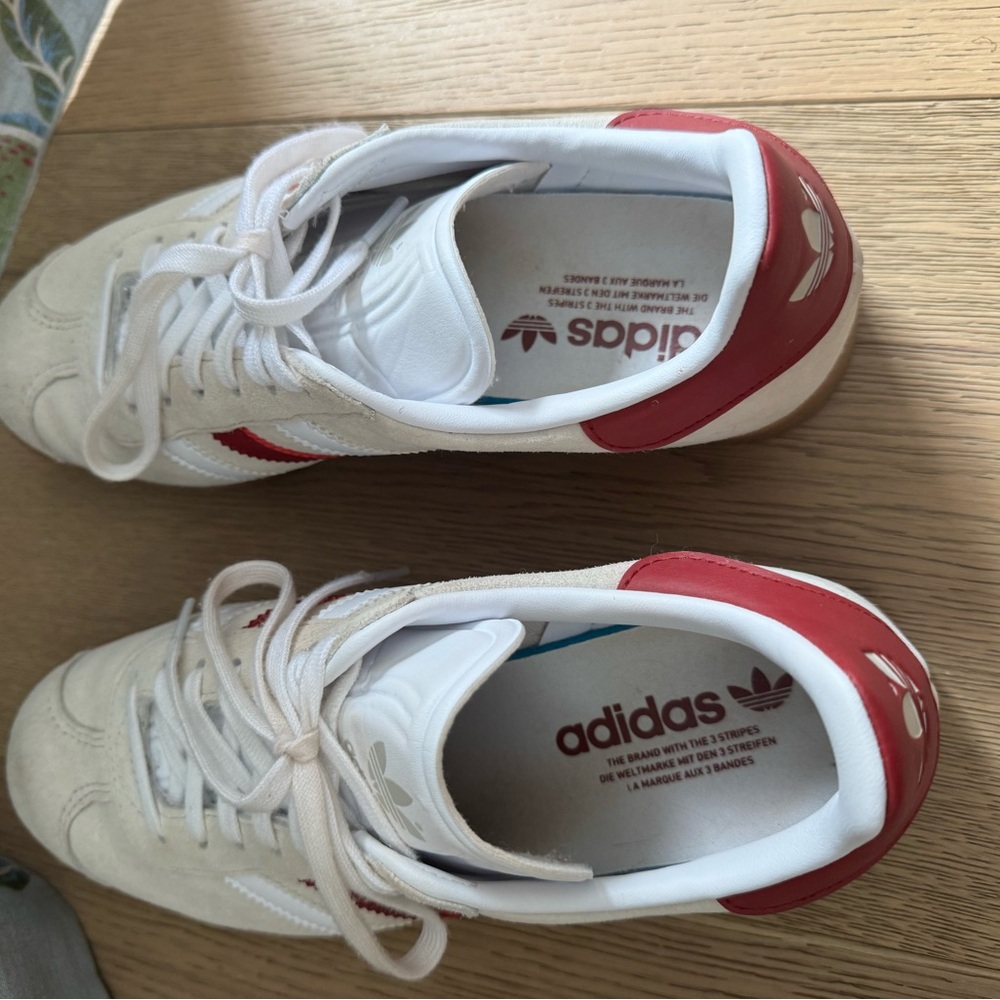 Adidas Gazelle Cream and Red Sneakers - Picture 5 of 6